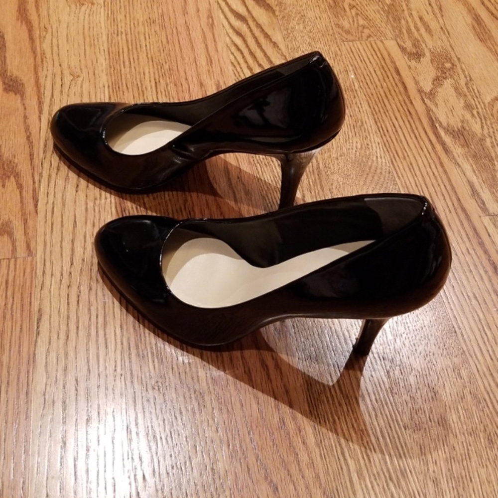 Shoes - Picture 2 of 6